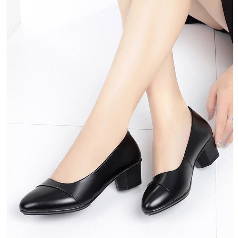 BKQU 2022 Women Soft Leather Low Heel Shoes Comfortable Soft Sole Middle-aged Sandals Mid Heel Work Shoes New Arrival